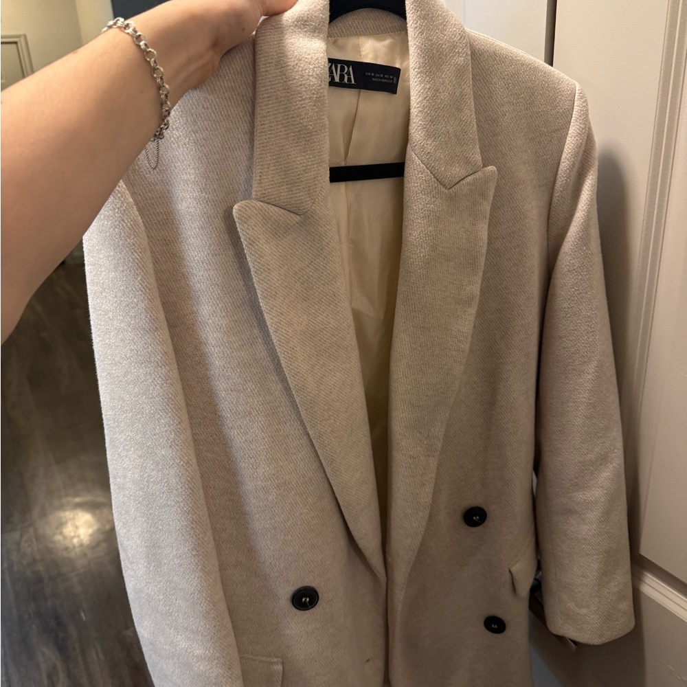 Zara Women's Cream coat